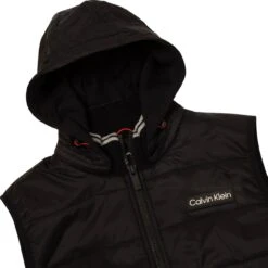 Calvin Klein Golf Weste Somme Valley Hybrid, Schwarz -Polo und Mütze calvin klein golf weste somme valley hybrid schwarz schwarz 5059814 3 1280x1280